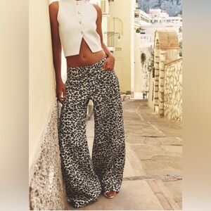 Zara wide leg animal print jeans, size us6
